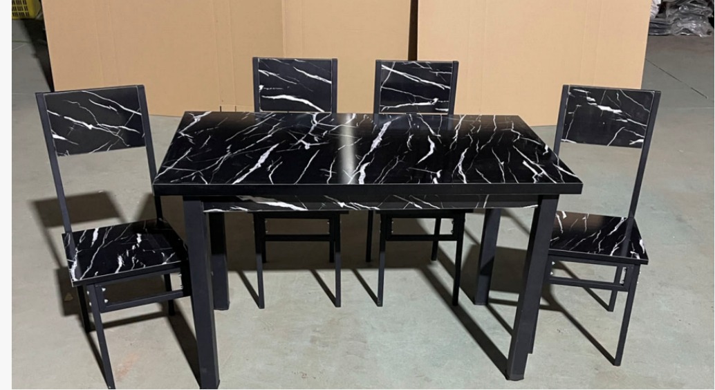Table and chairs - kitchen - Image 5